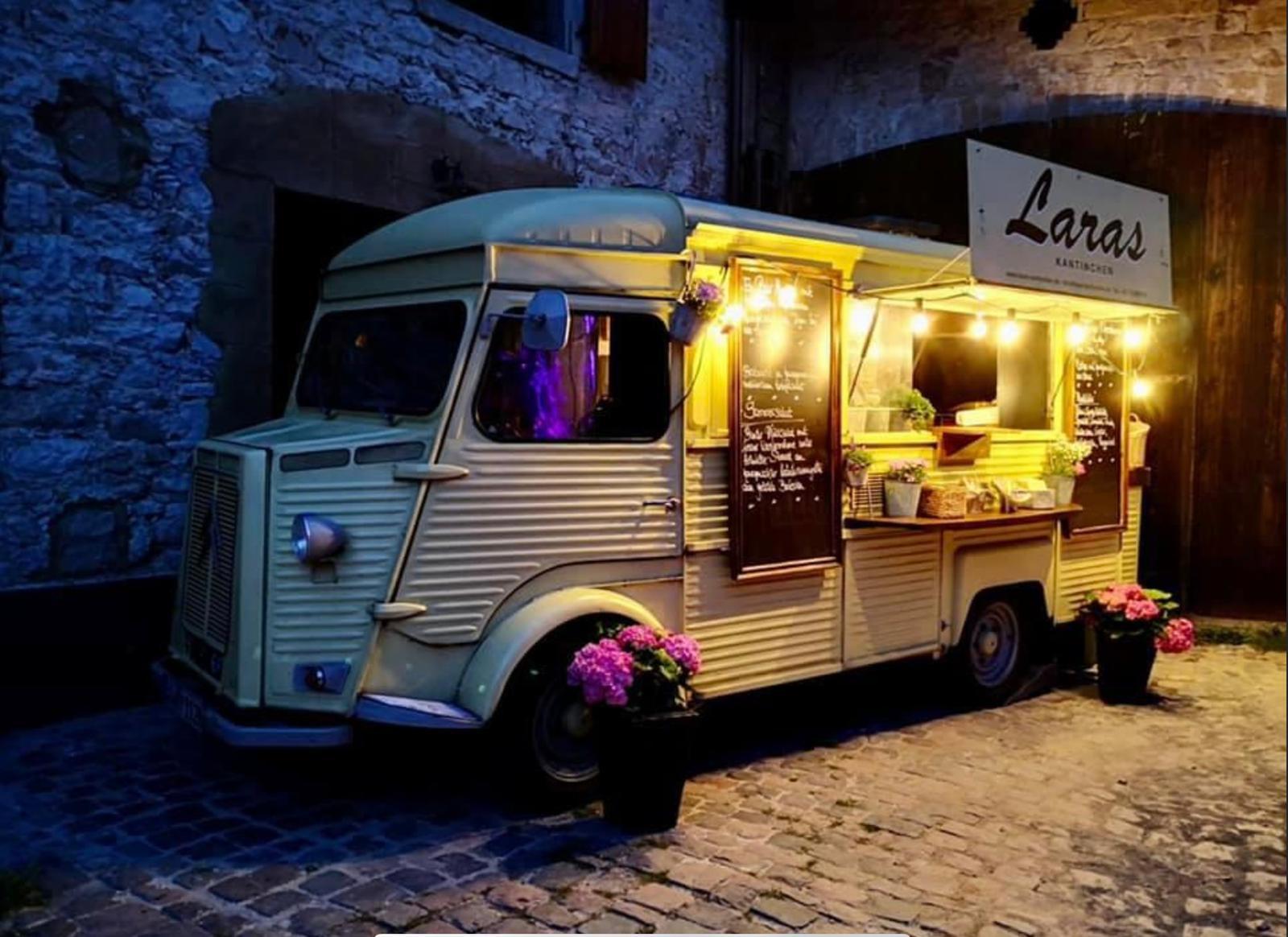 Foodtruck bei Nacht