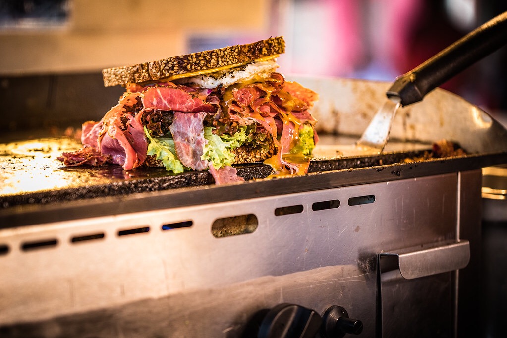 Sandwich auf dem Grill